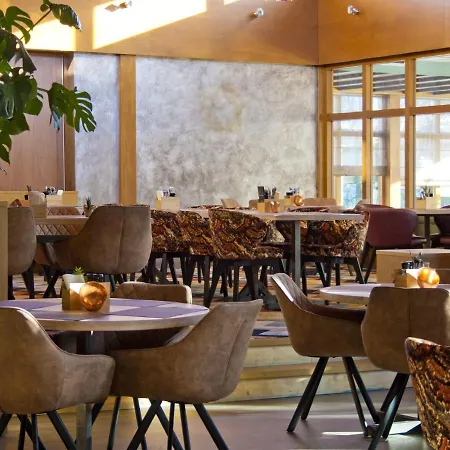 Schaepkens St Fijt Otel 4*