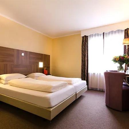 格林莱恩酒店 法尔肯堡